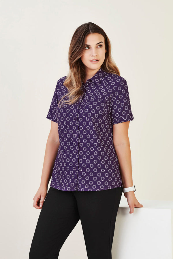 Biz Care Womens Florence Daisy Print Short Sleeve Shirt - CS948LS